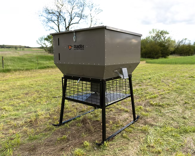 Radix Hunting - Virtus 10 Feeder - 1,000 lbs