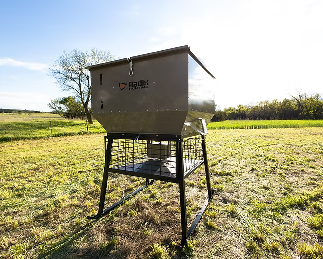 Radix Hunting - Virtus 10 Feeder - 1,000 lbs