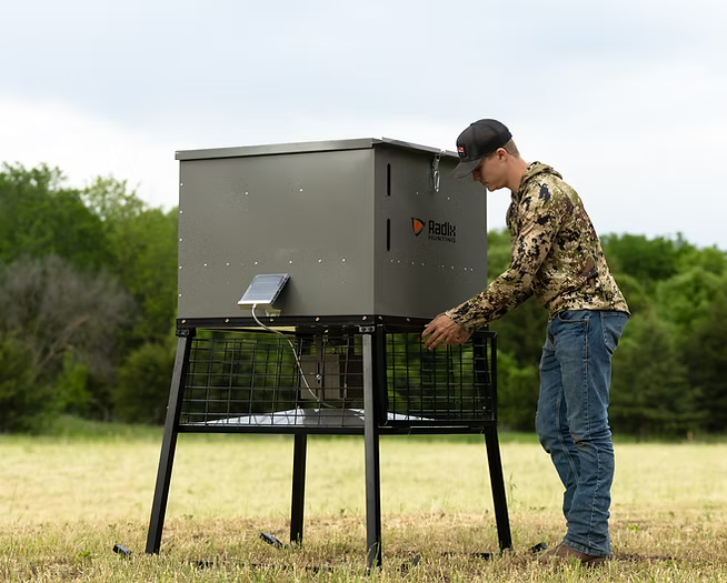 Radix Hunting - Virtus 6 Feeder - 600lbs